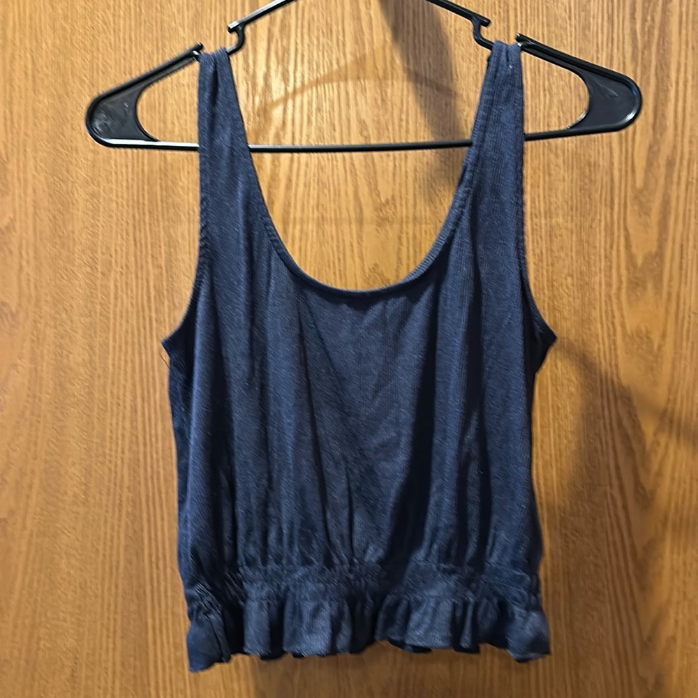 Women’s American Eagle Ribbed cropped tank.